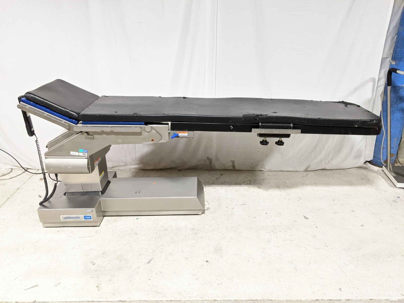 Schaerer Midmark 7300 Surgical Table with Hand Control