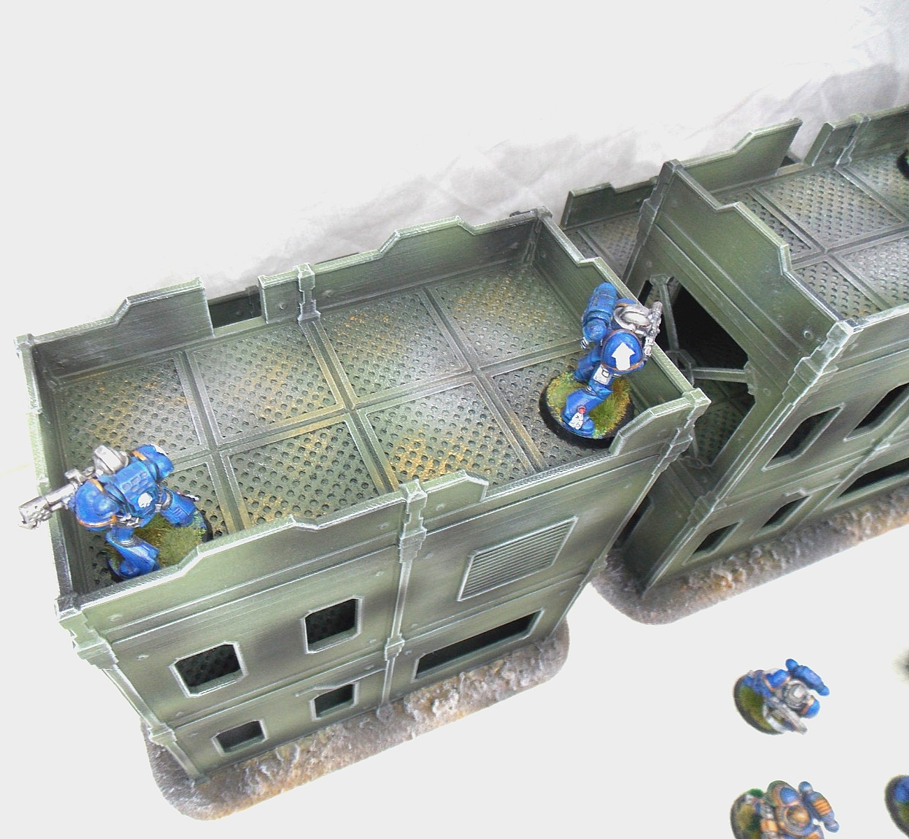 WARGAMING TERRAIN PAINTED, SET OF 3 PIECES ADVANCE ORDERS.