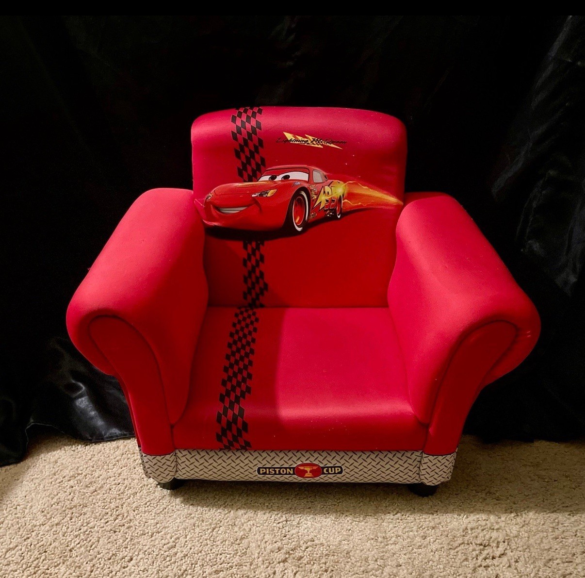 Disney Pixar Lightning McQueen Cars Upholstered Kids Chair Delta Company