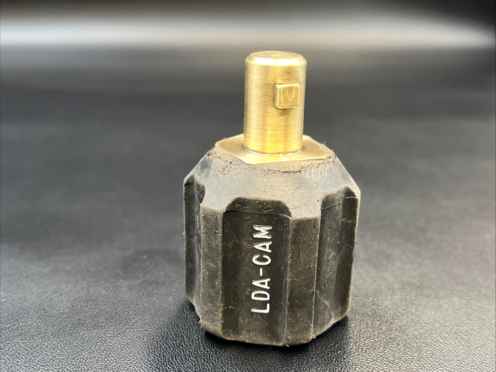 Lenco LDA-CAM Adapter Black     (D)
