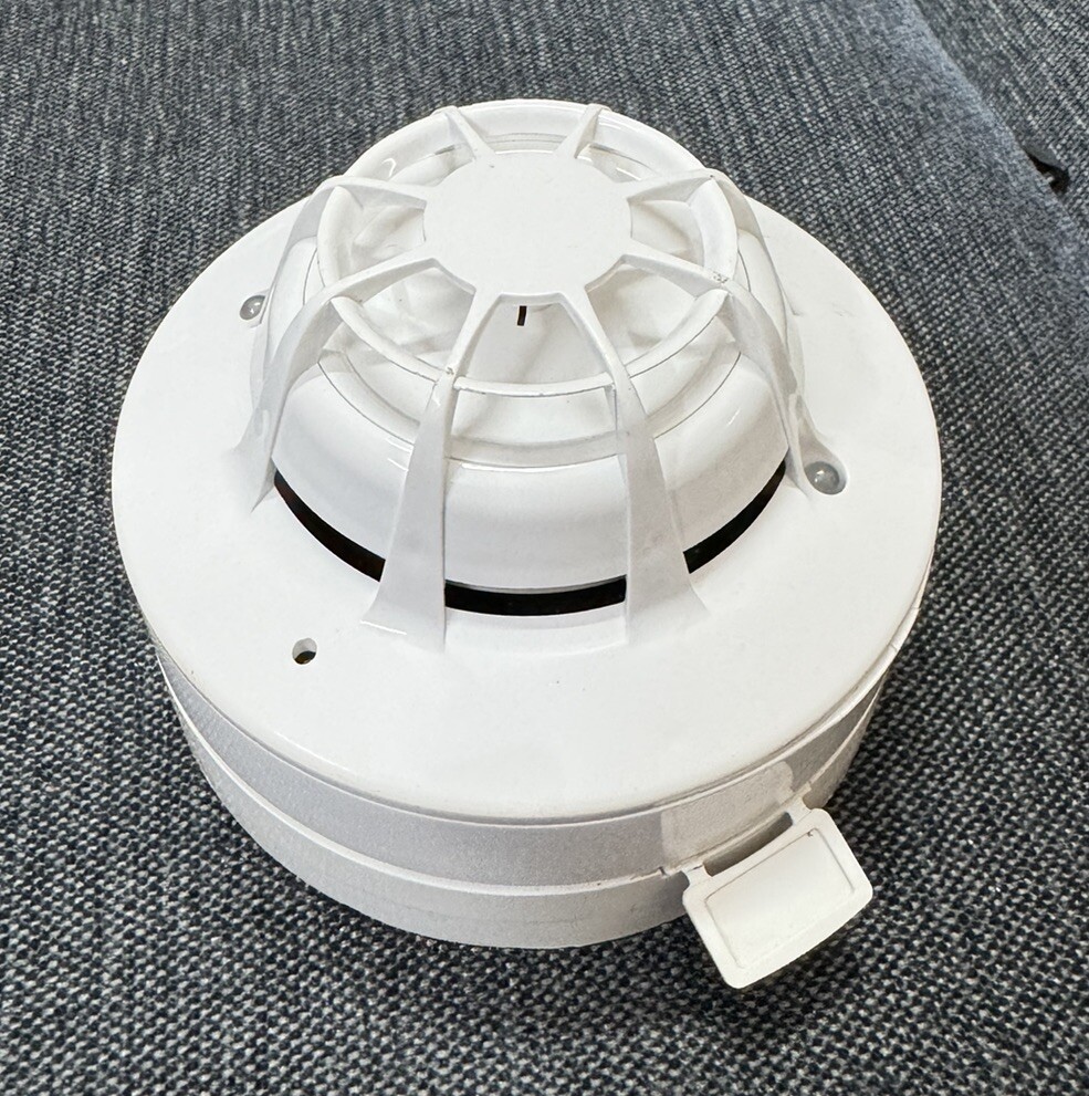 APOLLO XP95A 55000-886 APO MULTI SENSOR SMOKE DETECTOR WITH BASE