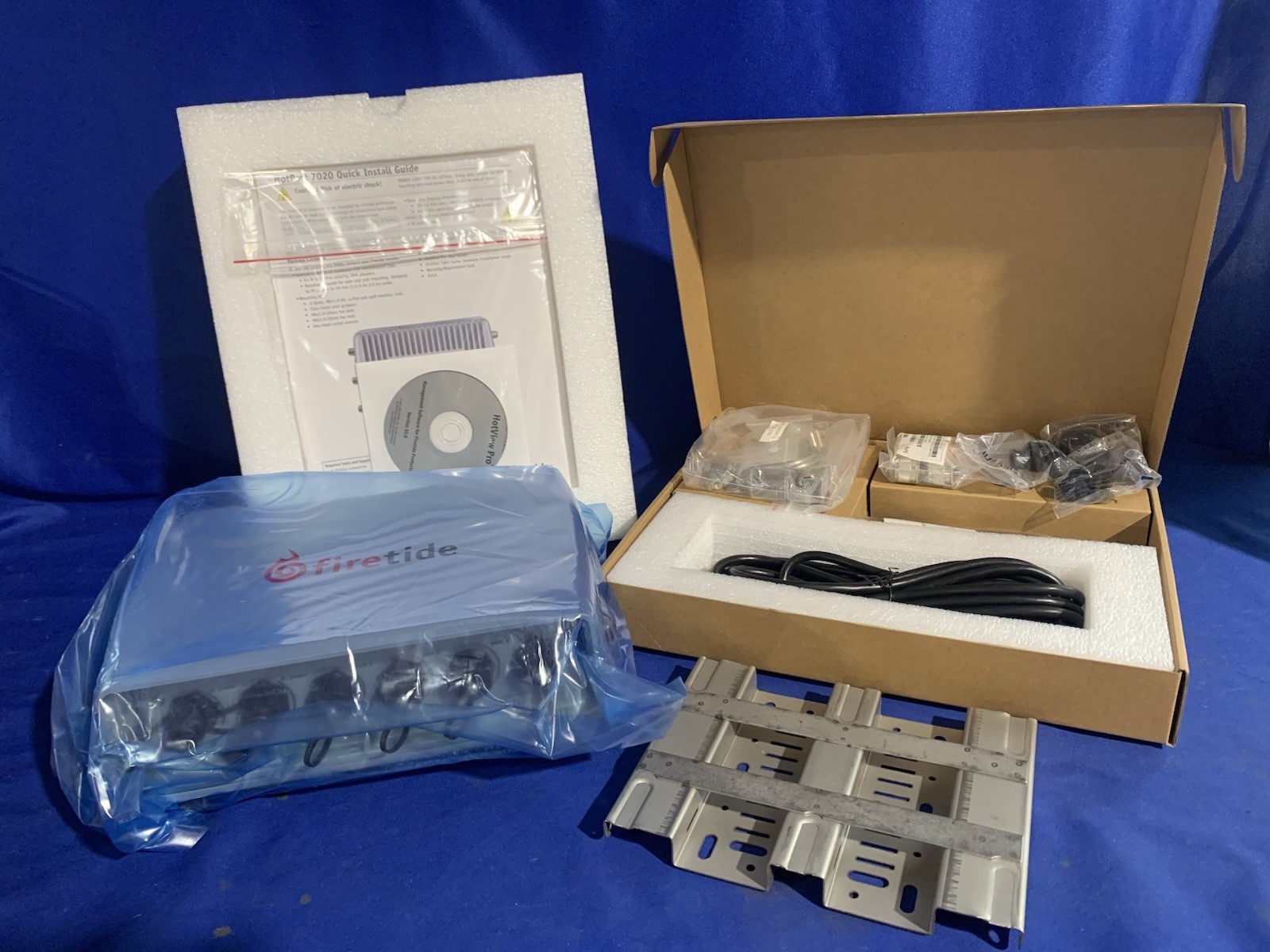 Firetide HotPort 7020 Outdoor Wireless Mesh Node - New Open Box