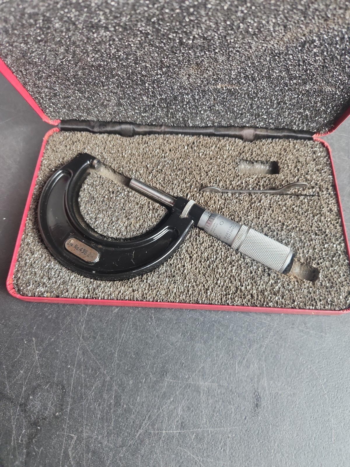 Starrett 436  Outside Micrometer  1-2" .0001"