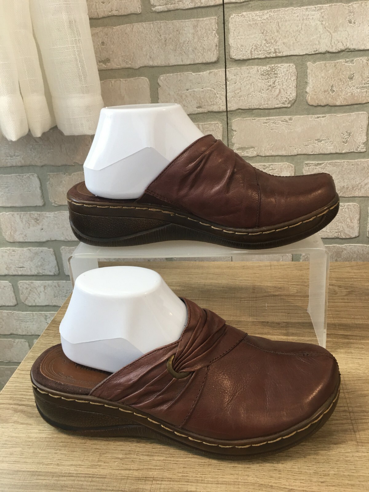 Bare Traps Palesa Womens Brown Leather Clogs, Size 9.5 M