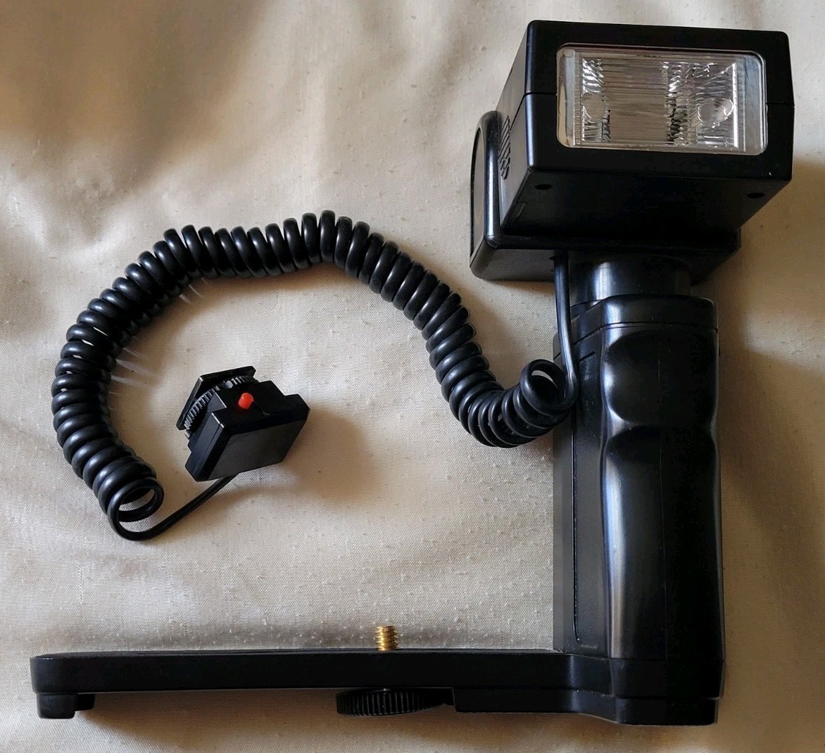 Minotar Motor Drive 35 MM Red Eye Reduction Camera W/Flash - Untested