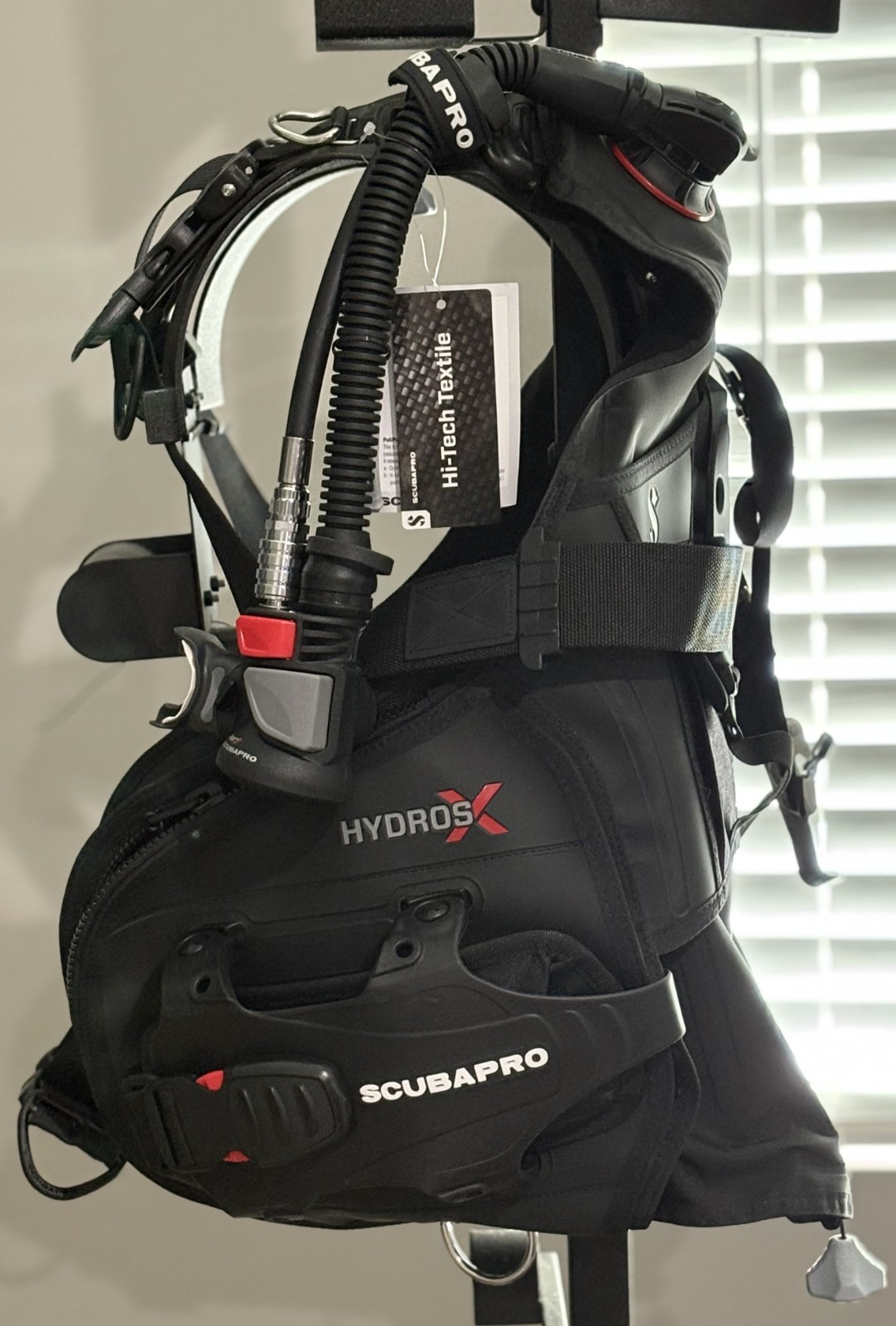 SCUBAPRO HYDROS-X PRO W/AIR 2  5TH GEN) WOMENS Medium