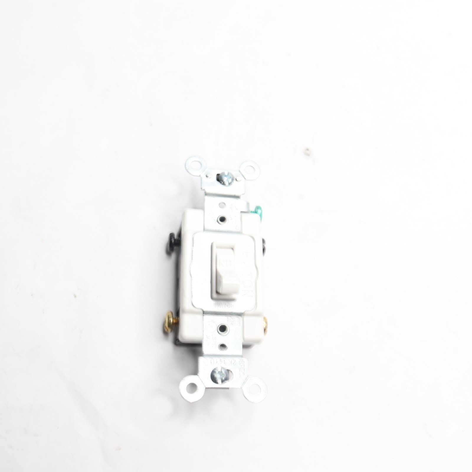Leviton AC Quiet Toggle Switch Commercial White 2-Pole 20A 120/277V