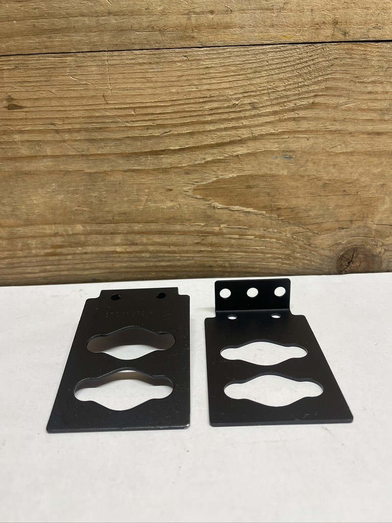 APC Schneider Electric Vertical PDU Mounting Bracket 870-15252 Lot of 2