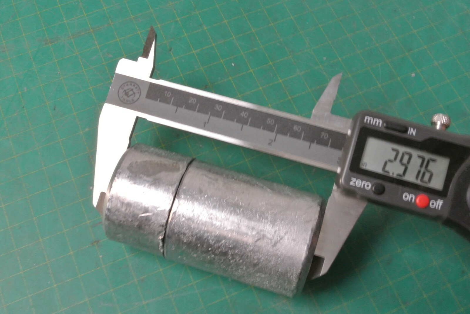 LEAD PIG for RADIOACTIVE MATERIALS SOURCES MINERALS STORAGE Pb container