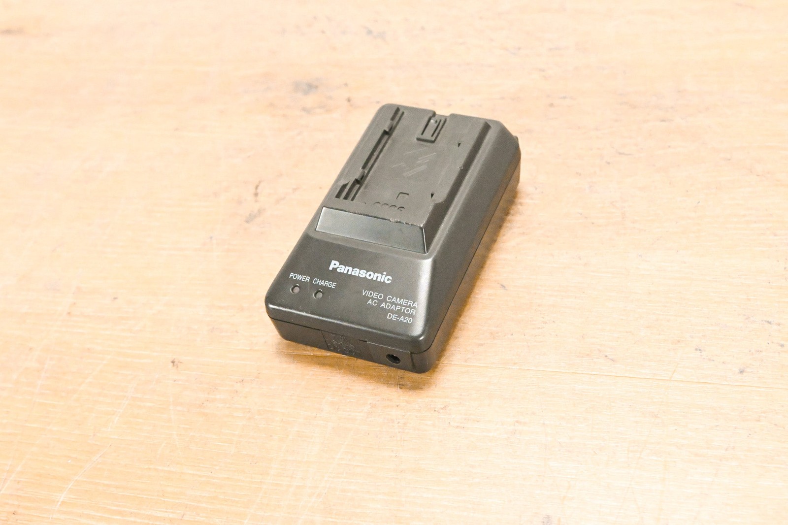 Panasonic DE-A20 Battery Charger / AC Adapter (NO POWER SUPPLY) CG011JR