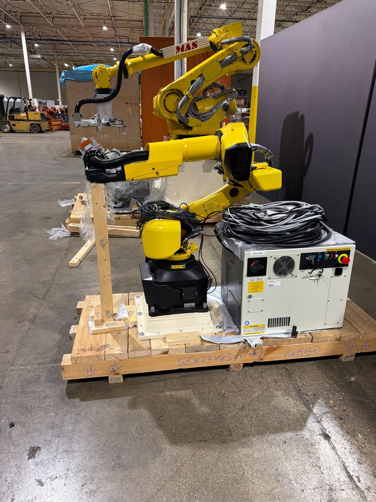 FANUC M‑10iD/10L Complete with R‑30iB Plus Controller USED