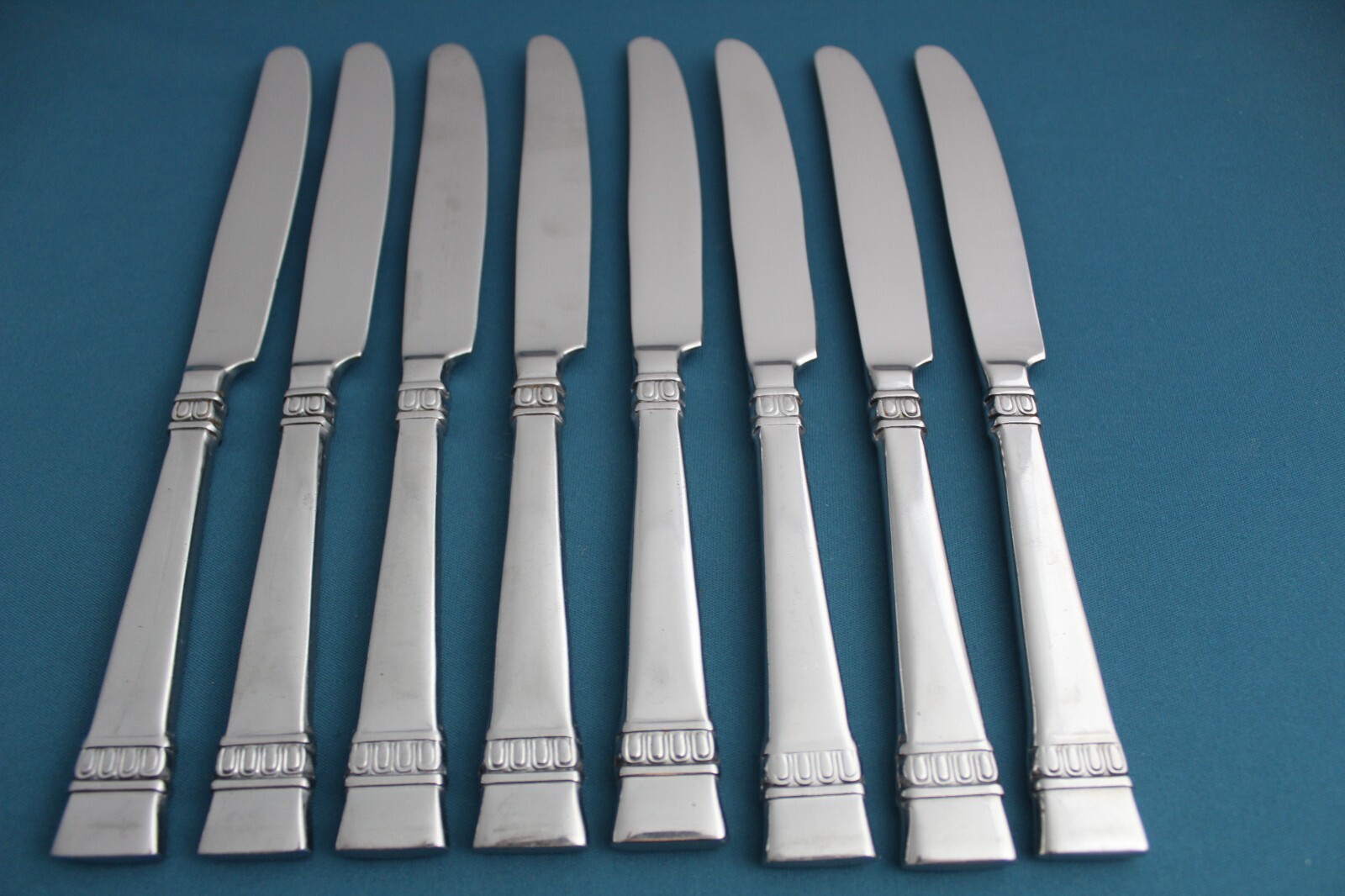 Oneida CADENCE Dinner Knives Solid (Set of 8) Stainless 9 5/8"