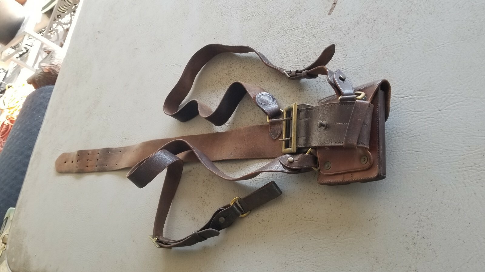 WWII UK Army Officer's Leather Brown Belt w/Shoulder Strap & Ammo case Pea Co