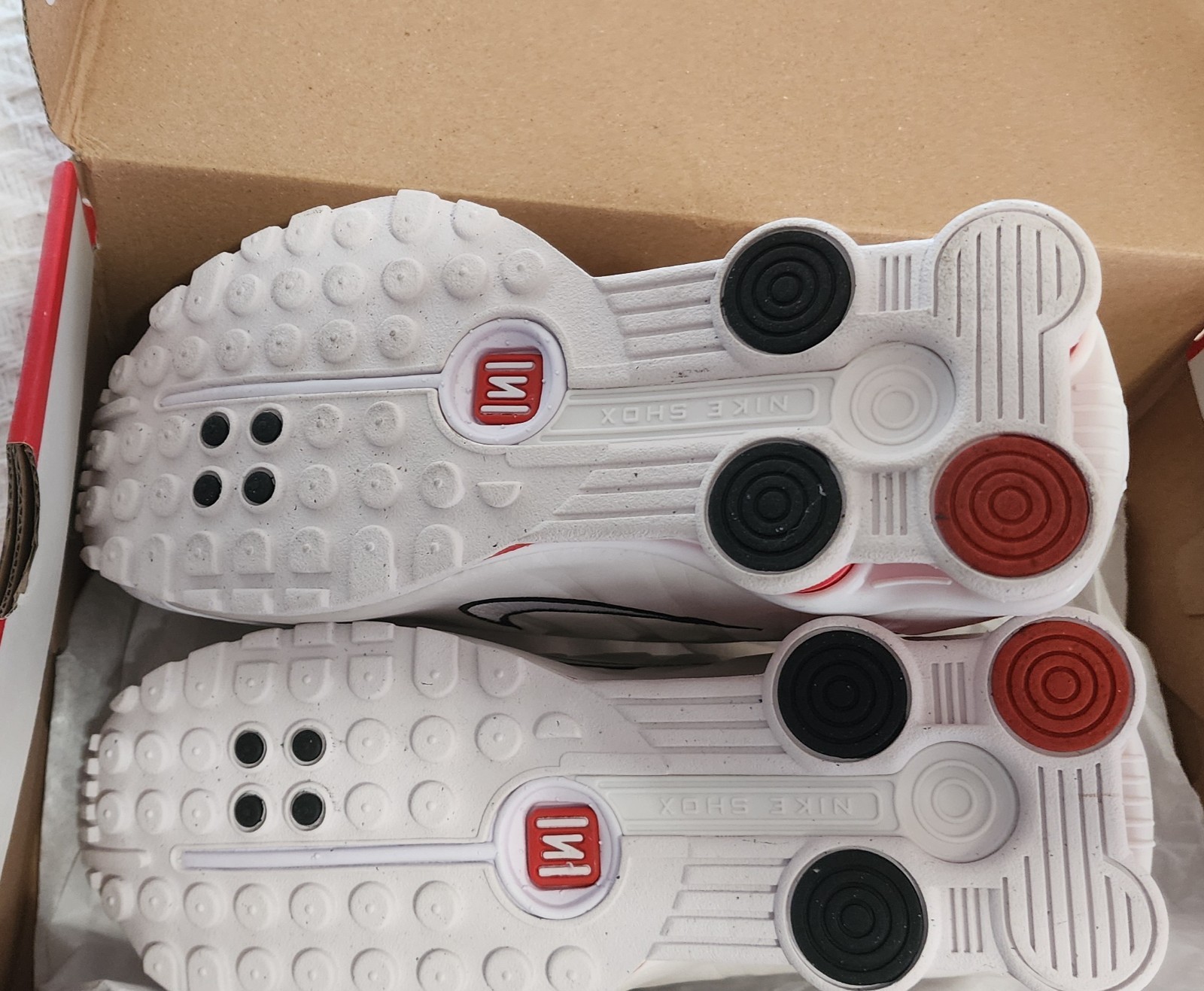 Nike Shox 5Y W6.5 New in Box