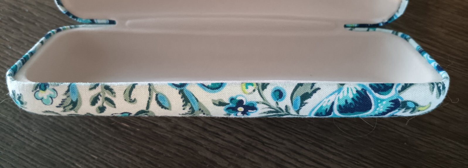 Vera Bradley Eyeglass Hard Case Daisy Dot Paisley Teal Pattern Retired VERY NICE