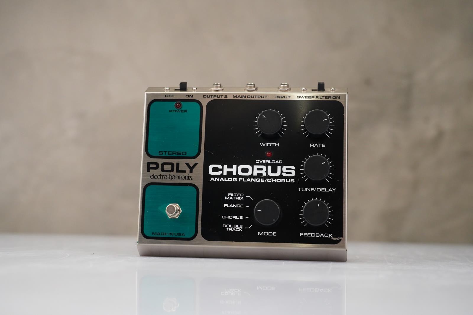 Electro-Harmonix Poly Chorus Analog Flange / Chorus Effects Pedal #58810