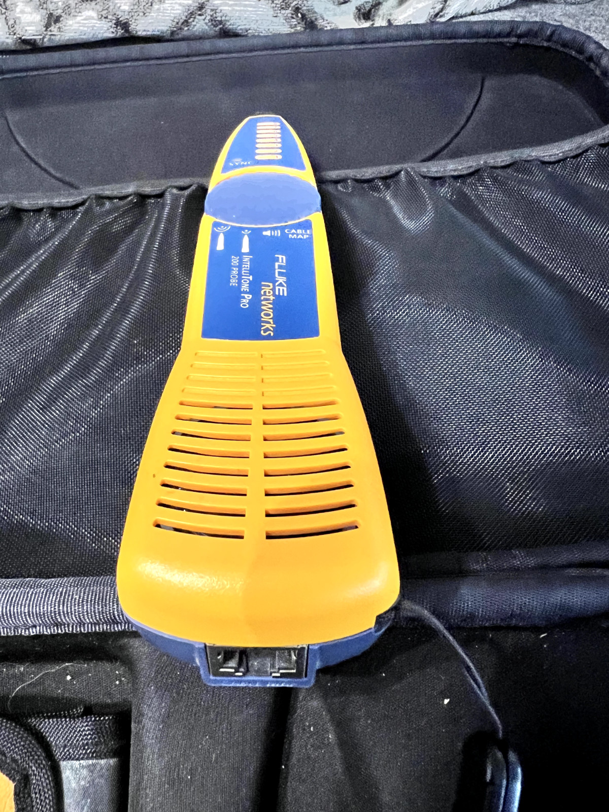 Fluke Networks LinkRunner Pro Network Multimeter + IntelliTone 200 Probe + Case