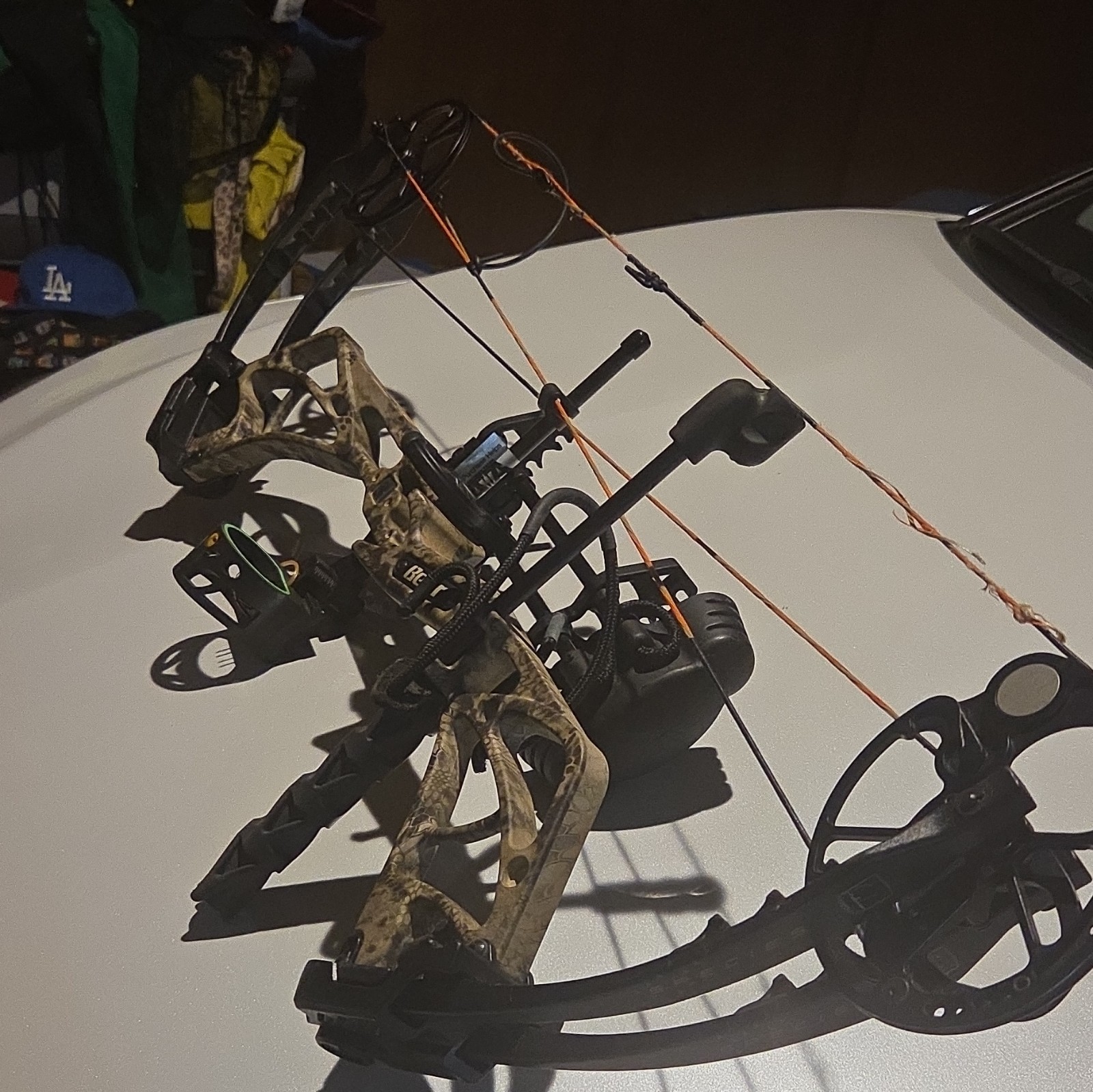 PSE Stinger Right Hand Compound Bow 60lb 29in Draw Camo/Black Accessories
