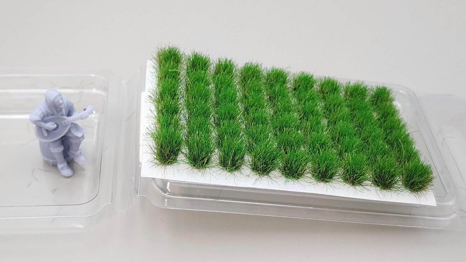 JHT - Summer Green Model Grass Clusters - Self Adhesive Grass Tufts - 8mm height