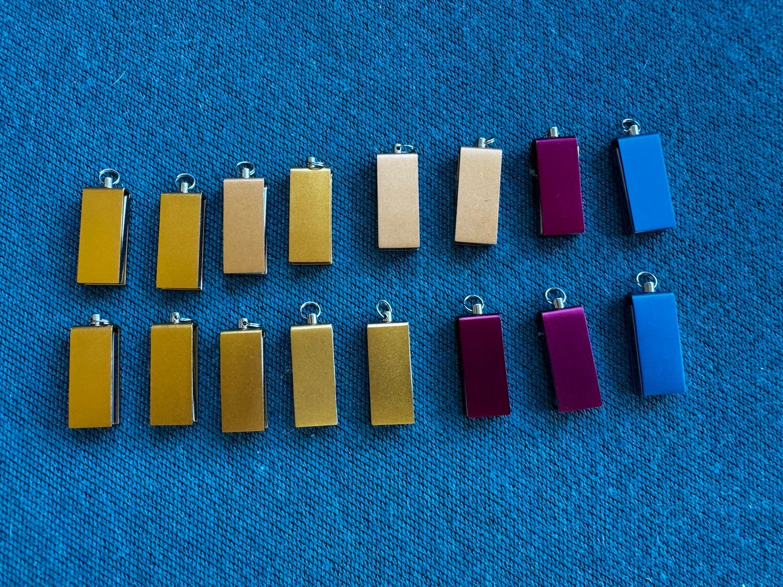 Set of 16 Metal Flip Out USB Flash Pen Drives - (14) 4GB + (2) 16 GB