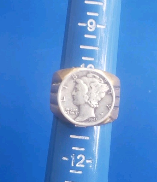 Vintage Gold Tone Ring with U.S. 1943 Mercury Dime Silver Coin. Sz 10.75