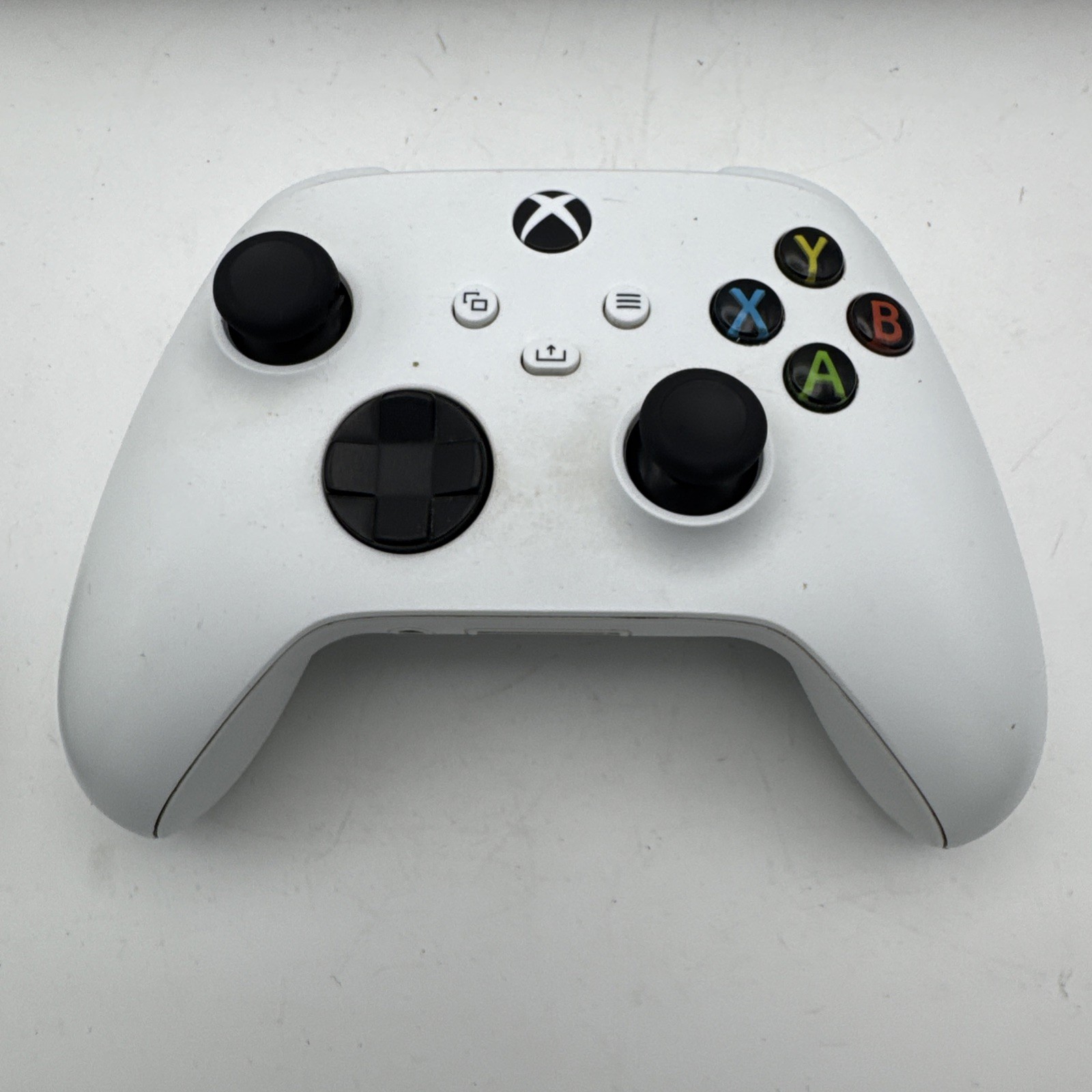 XBOX ONE S 1TB CONSOLE 1681 WITH 1 CONTROLLER & CABLES - TESTED (WBP018149)
