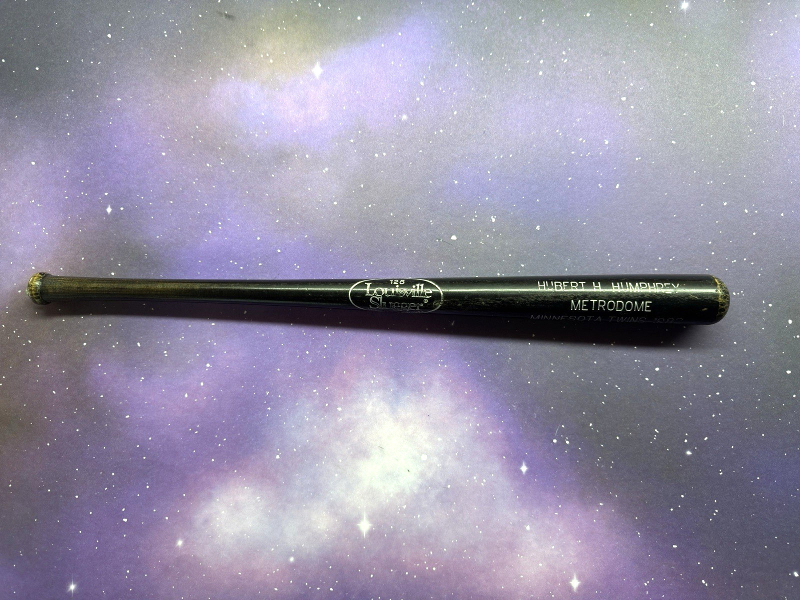 Hubert H Humphrey Metrodome 16 Inch Louisville Slugger Mini Bat Minnesota Twins
