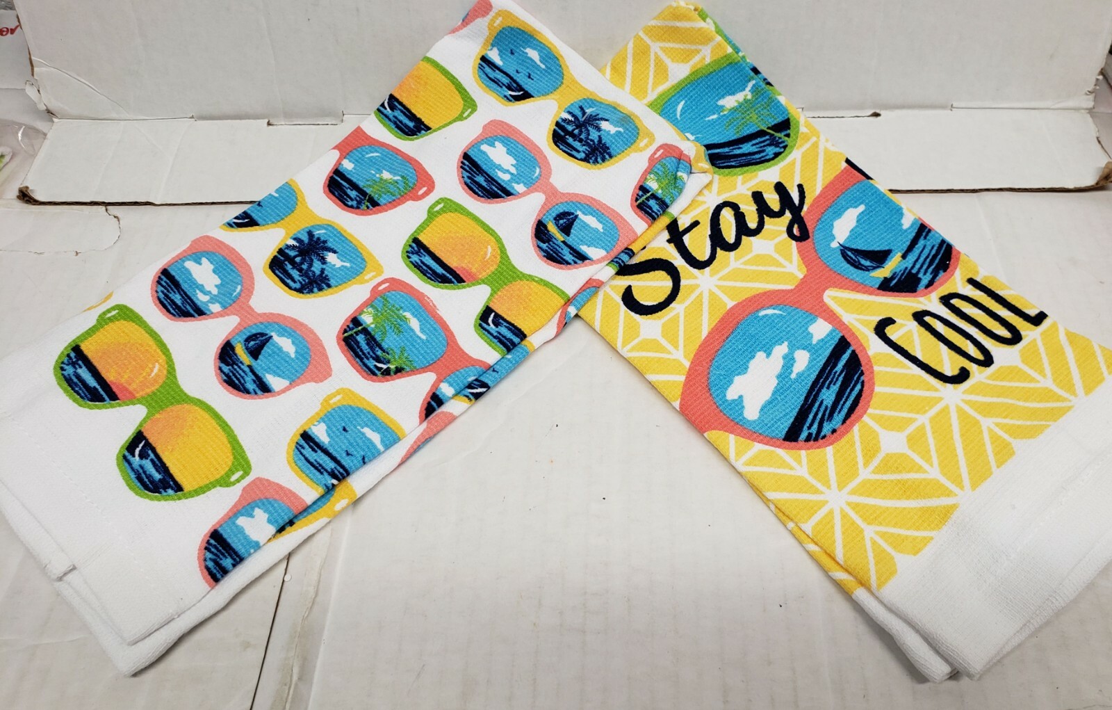 2 DIFFERENT COTTON PRINTED KITCHEN TOWELS(15"x25")SUMMER,STAY COOL SUNGLASSES,BL