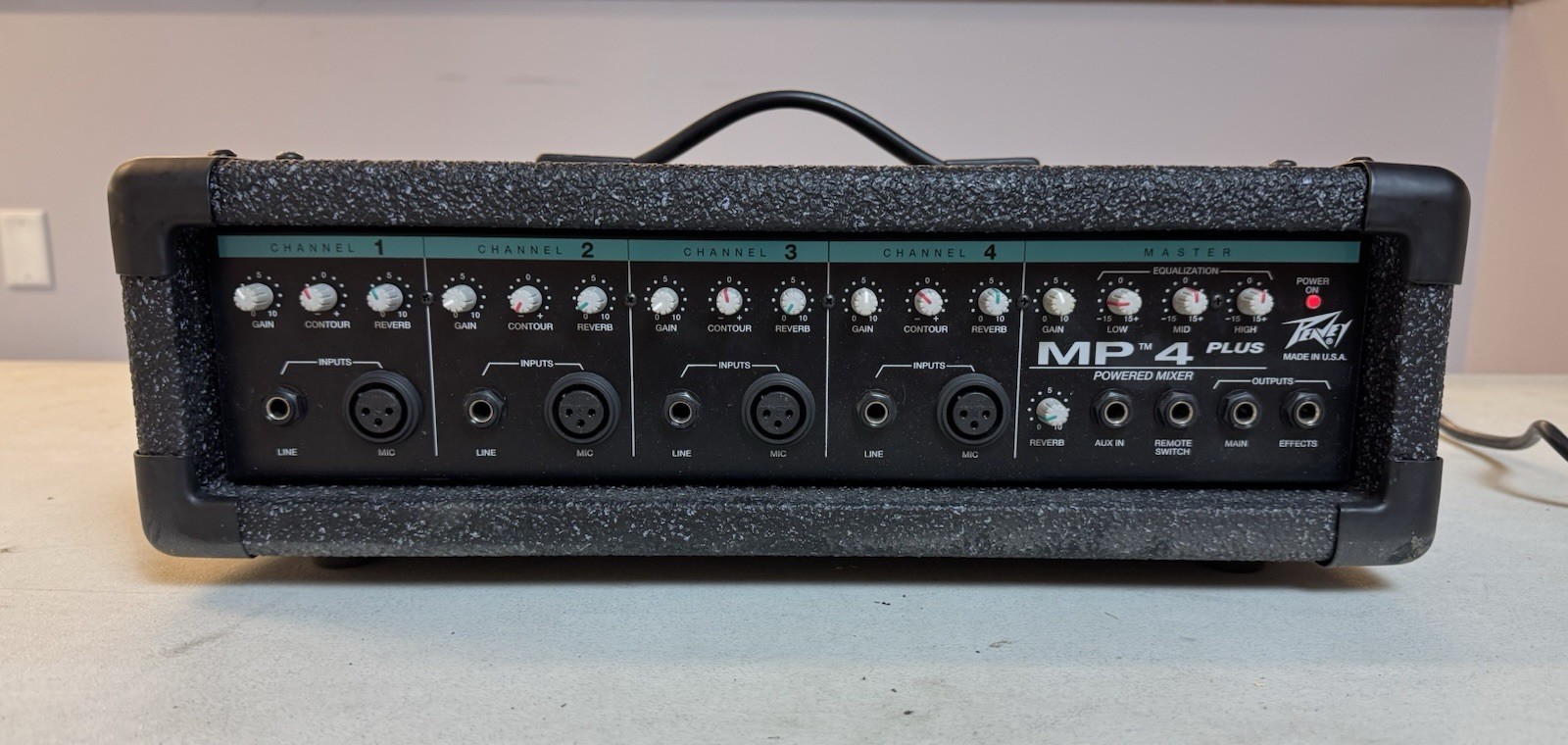 Peavey MP 4 Plus Powered Mixer 4-Channel Built-In Reverb 2-Band EQ
