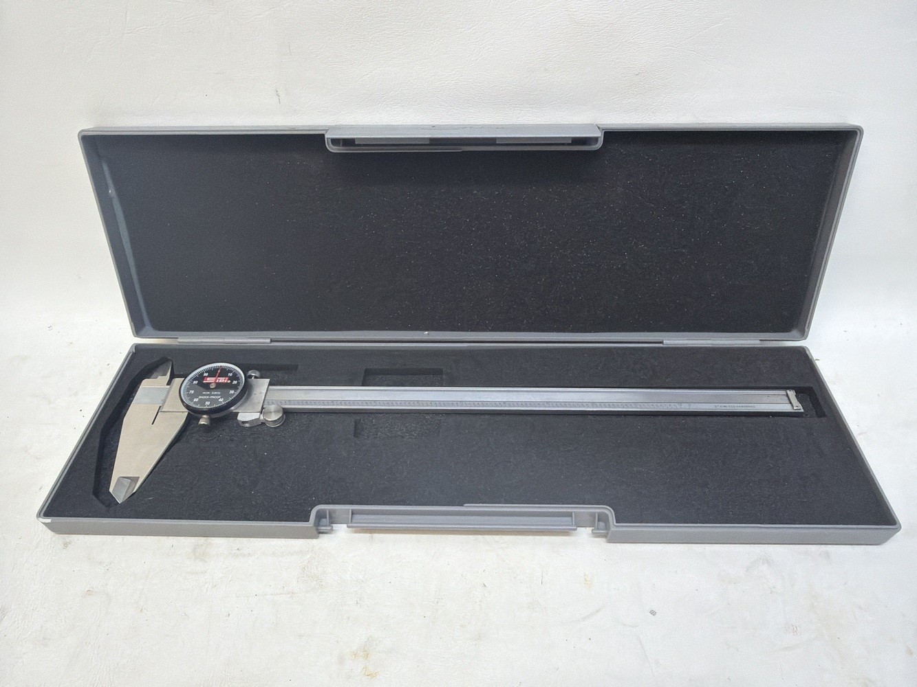 SPI Dial Caliper w/Black Dial Face 0 - 12" Range 0.001" Grad 17-976-2