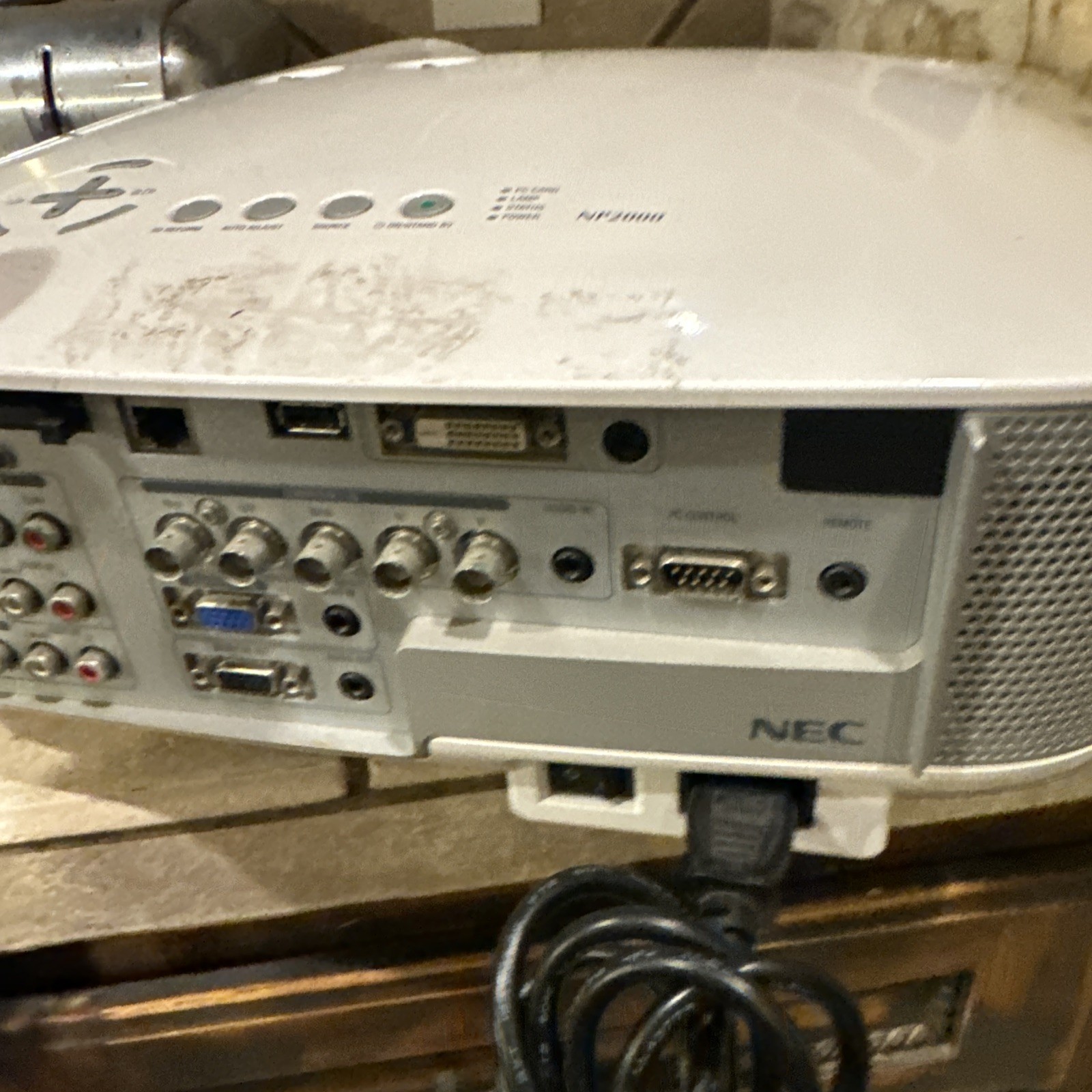 NEC NP2000 Projector High Resolution Multiple Inputs White