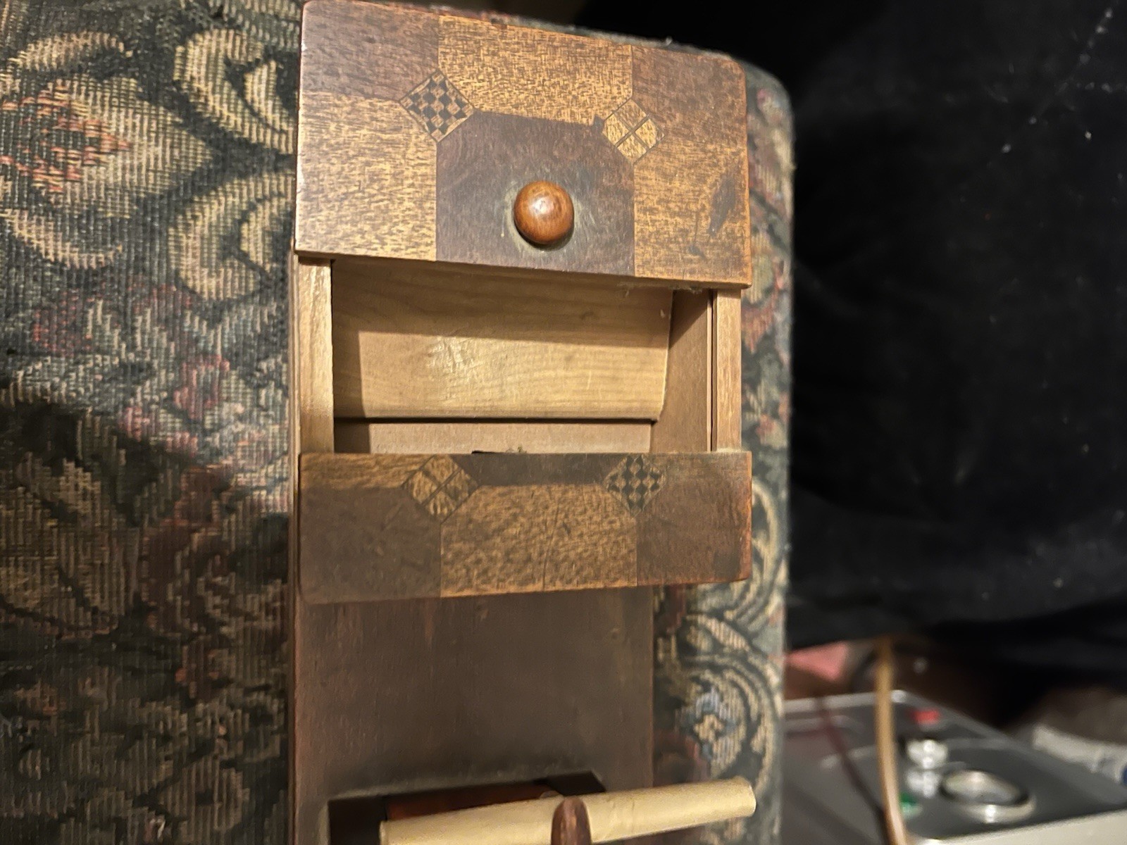old cigarette machine