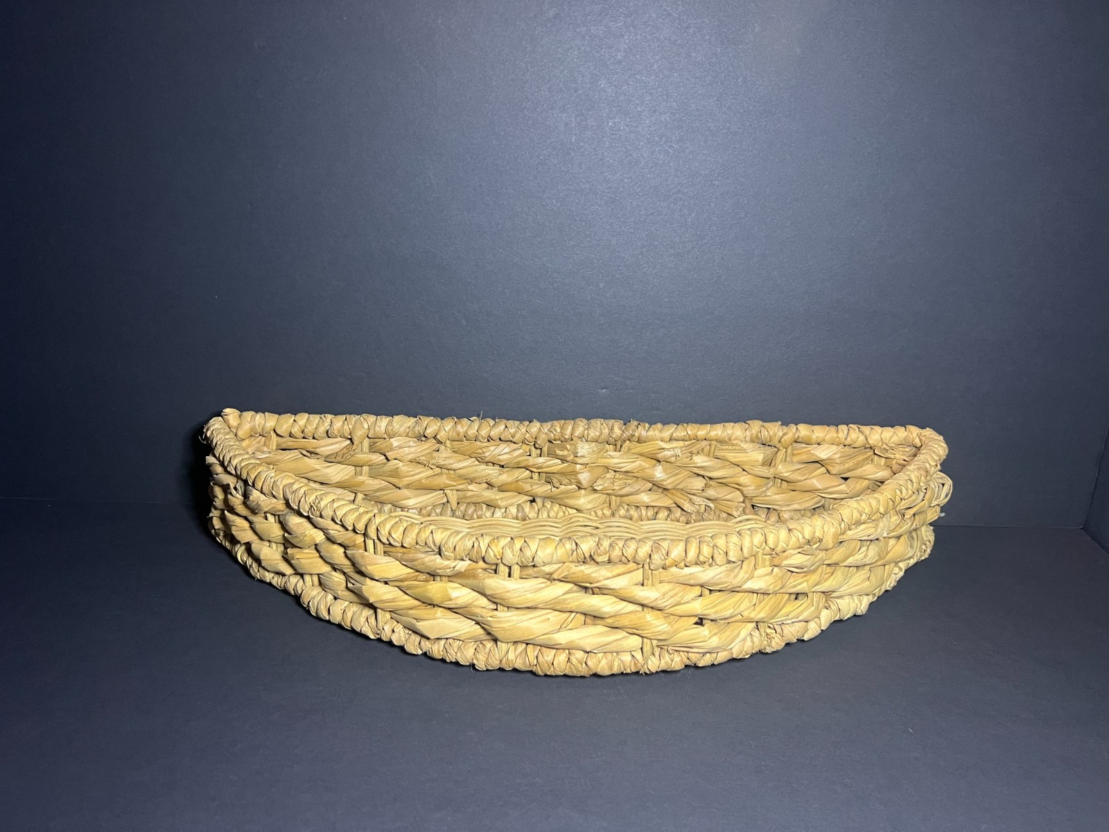VTG Boho Tan Woven Wicker Decorative Scalloped Half Moon Storage Basket 18.5"