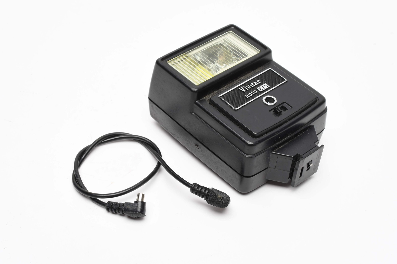 Vivitar Auto 215 compact electronic flash, w/Sync cord, Tested