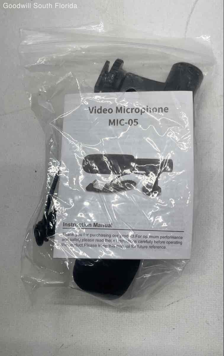 MIC-05 Video Black 3.5mm Plug Camera Accessory Microphone Not Tested