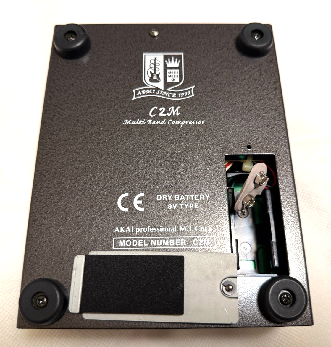 AKAI Hexacomp C2M Multi Band Compressor Guitar Effect Pedal