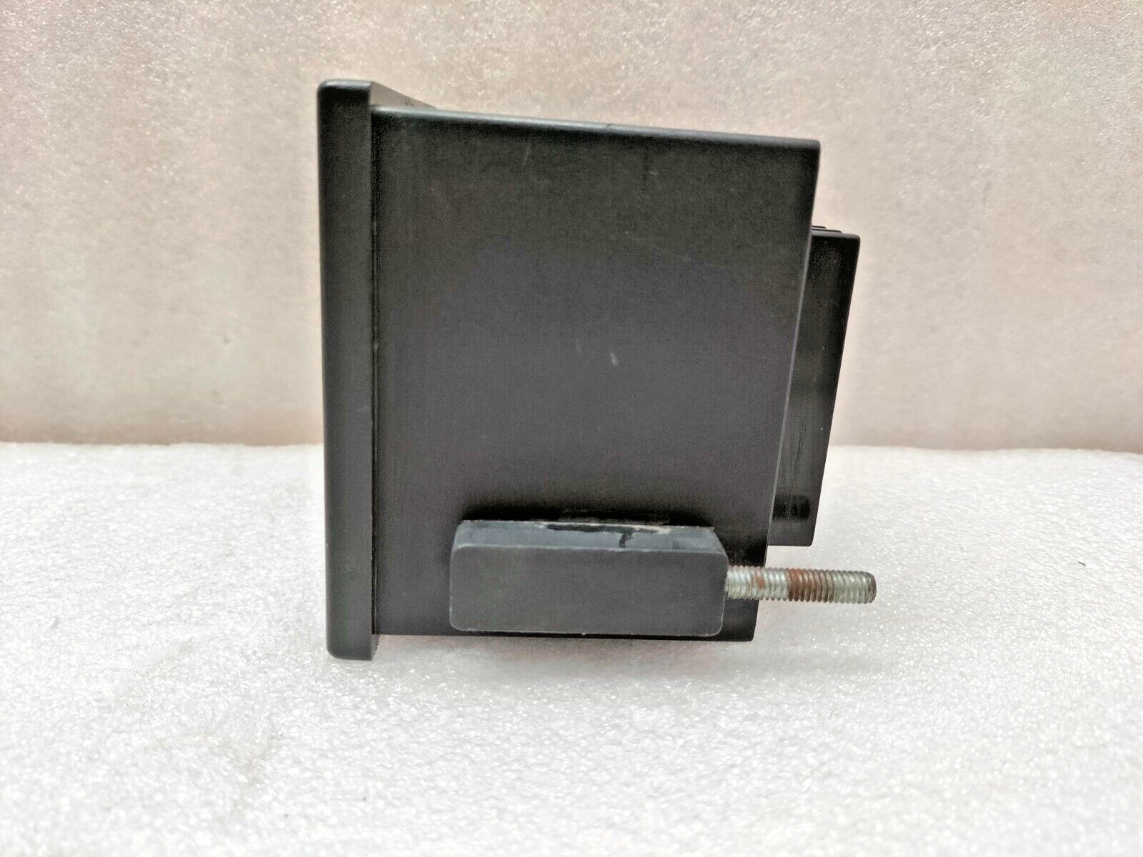 SCHNEIDER ELECTRIC CONZERV DM3210 THREE PHASE VOLTMETER