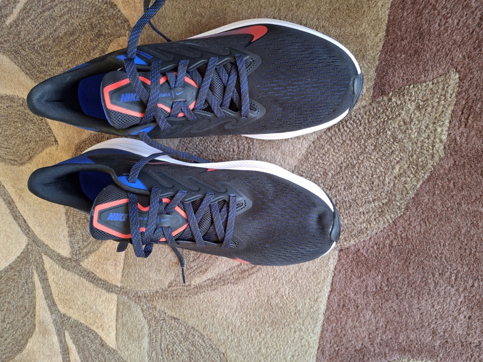 Nike Zoom Winflo 9.5 Men's sneakers - Black Chile Red Racer Blue. New w/o box