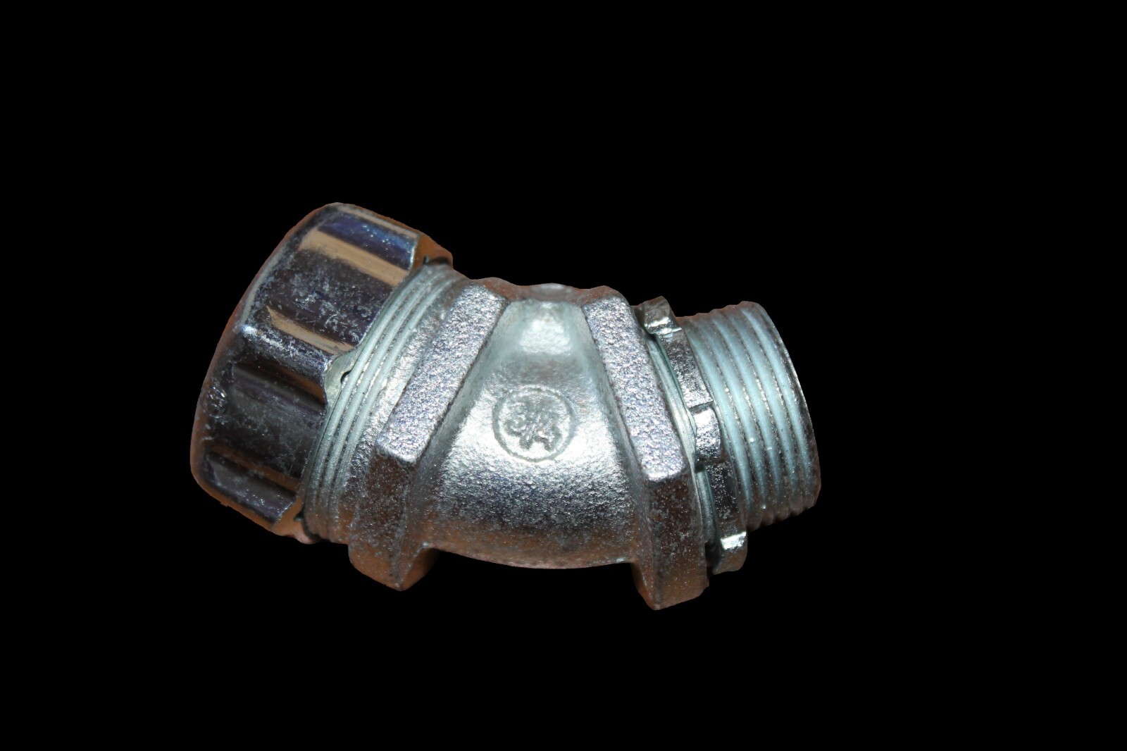 Qty 1 Thomas &Betts 5243 - 3/4" Liquidtight Flexible Metal Conduit Connector 45°