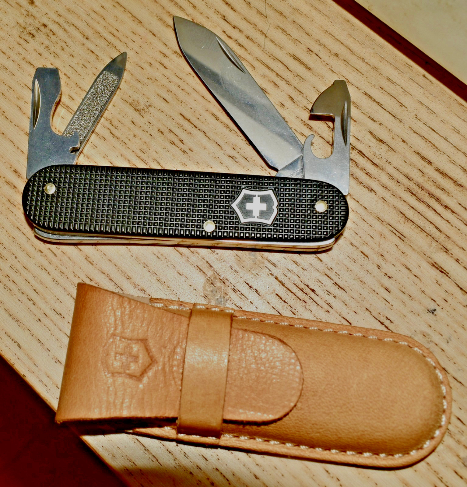 RARE Mint Victorinox Swiss Army Knife Alox Officer Black 93mm In Leather Pouch