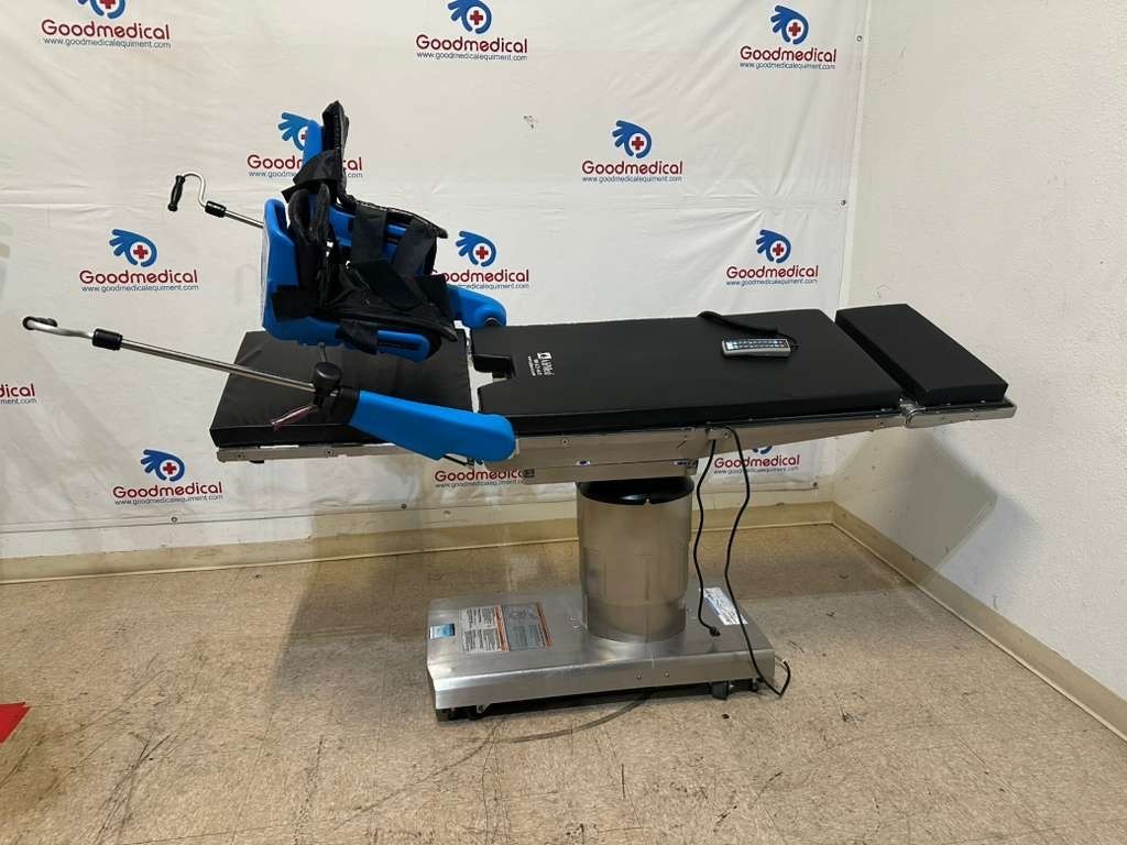 STERIS 4085 SURGERY TABLE with Steris Stirrups
