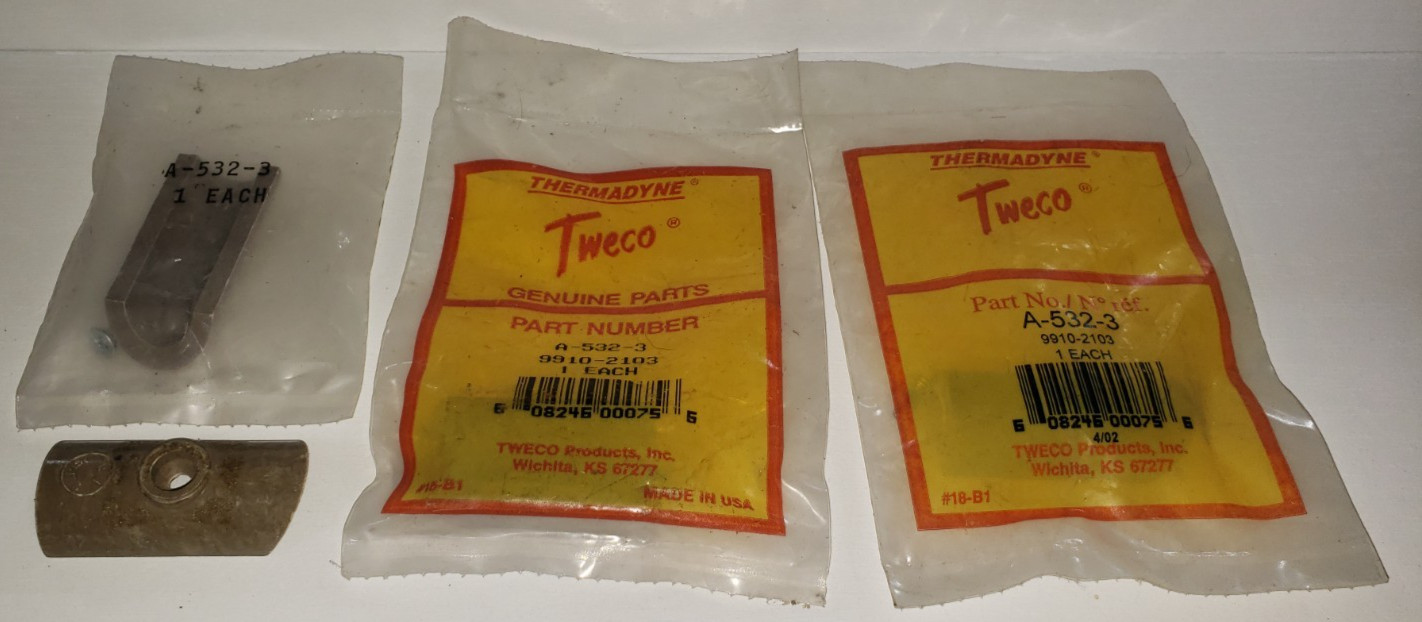 Qty-4 TWECO A-532-3 INSULATOR (9910-2103) NEW Old Stock w/screws