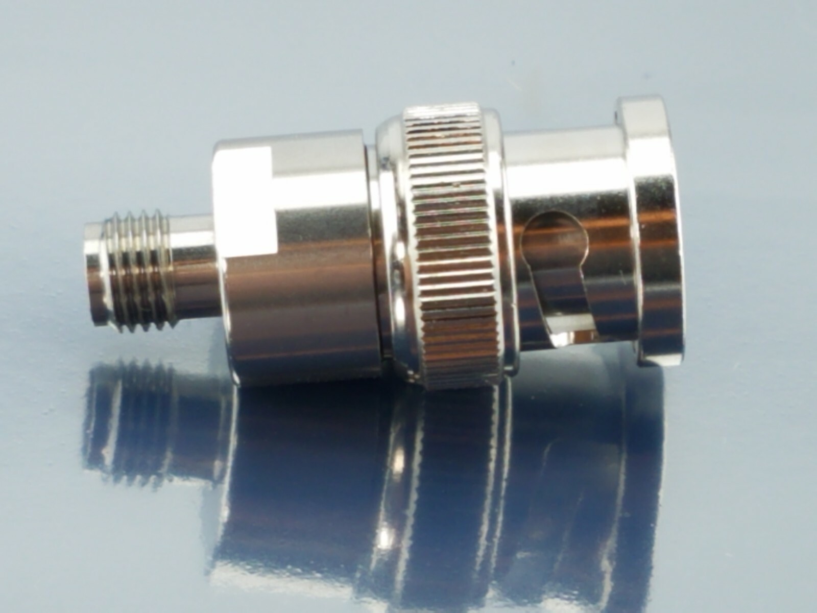 Anoison PA2131B BNC (m) to SMA (f) adpater
