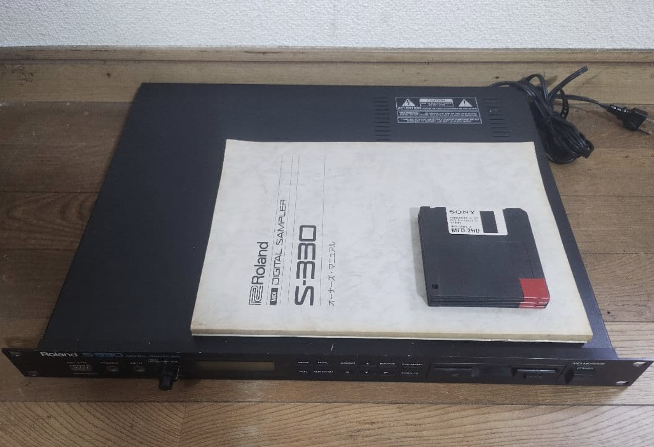 Roland S-330 Digital Sampler Rack Mount Vintage Sampler Tested Working