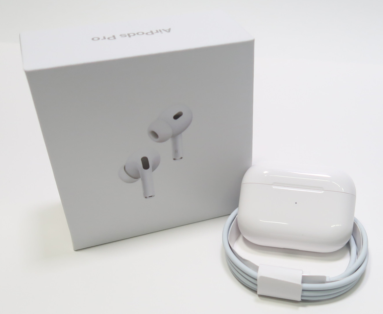 Apple Pro 2nd Generation Earbuds Earphones with MagSafe Charging Case Fast Ship.