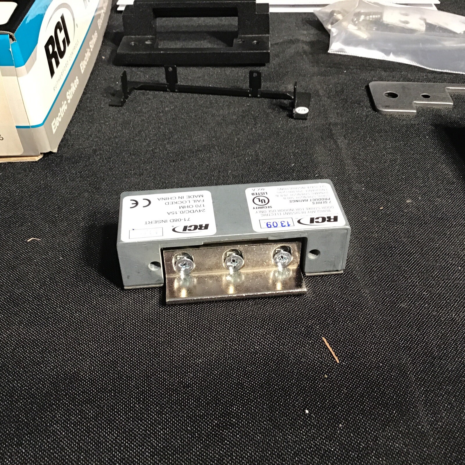 RCI 7104X08DX32D Radius Corner Faceplate Fail Secure 24VDC *KB*