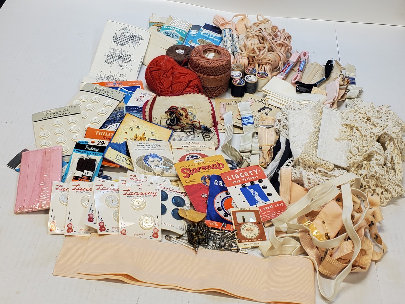 Lot Of Vintage Sewing Items Some New Unopened Zippers Buttons Fasteners Yarn