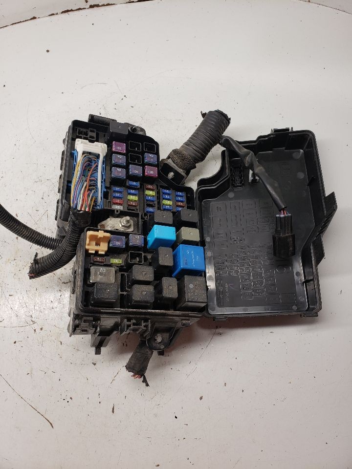 Used Fuse Box Engine fits: 2011 Mazda 3  Grade A