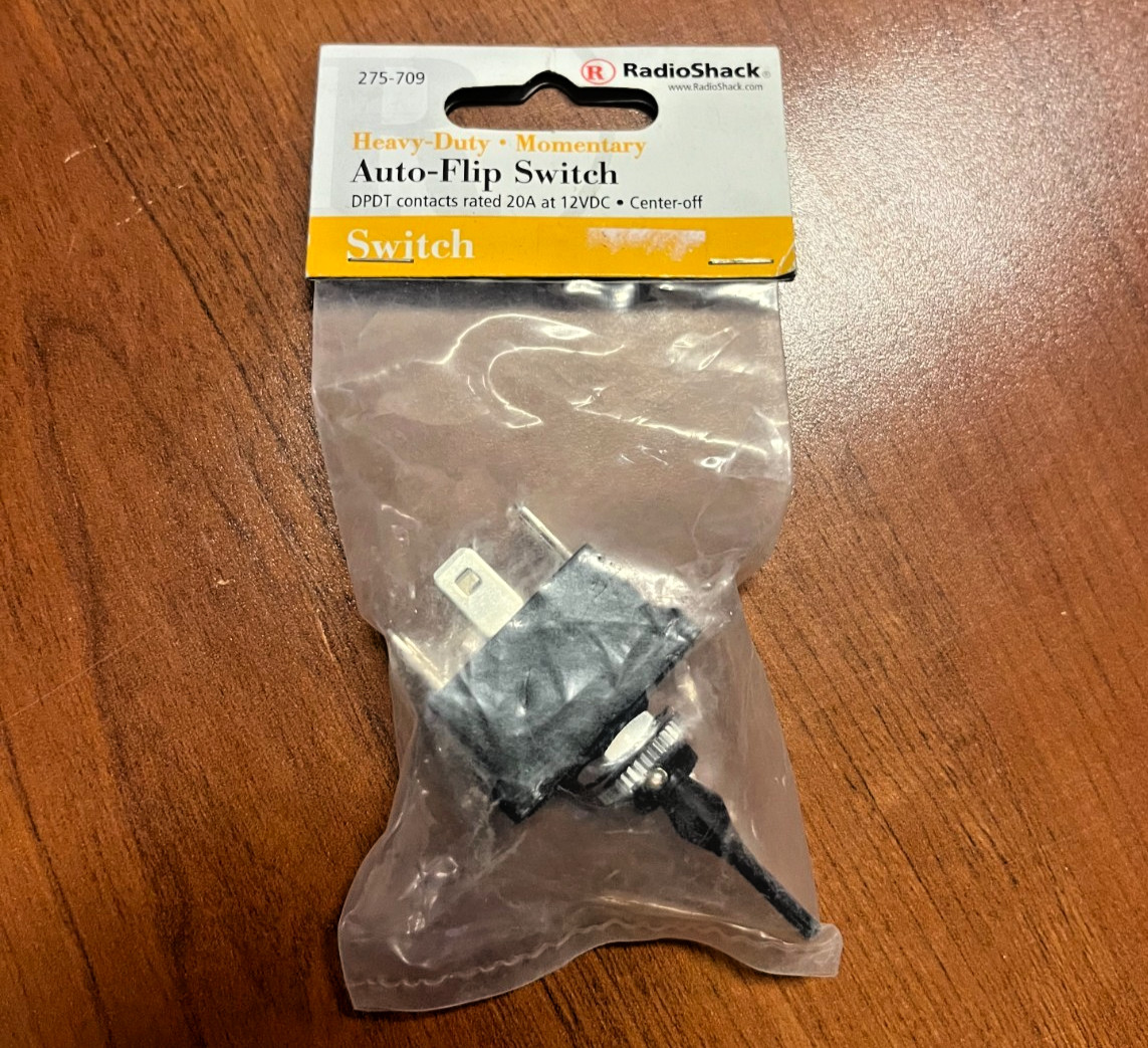 RadioShack Heavy-Duty Auto-Flip DPDT Switches 275-709 NEW