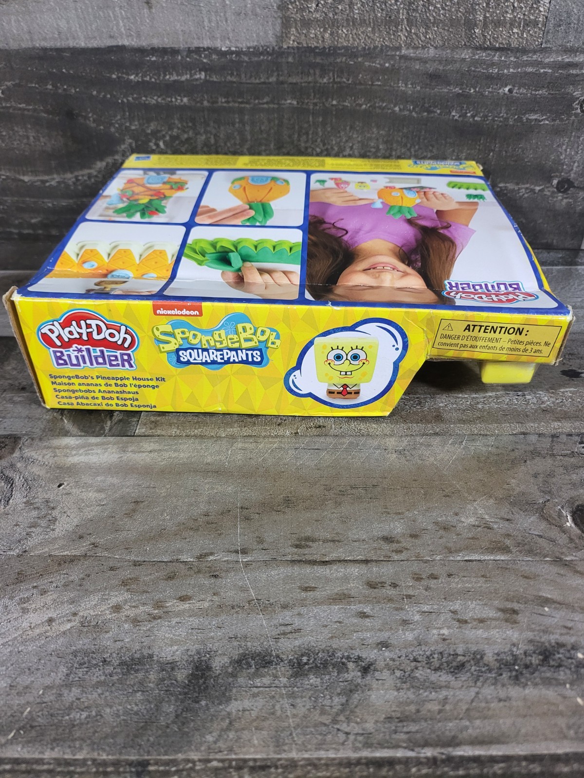 PLAY-DOH Builder Series SpongeBob SquarePants Pineapple House Set